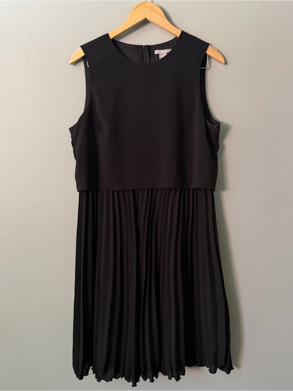 H&M Black Sleeveless Pleated Midi Dress Size 12